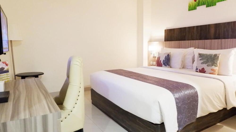Vega Prime Hotel & Convention Соронг Экстерьер фото