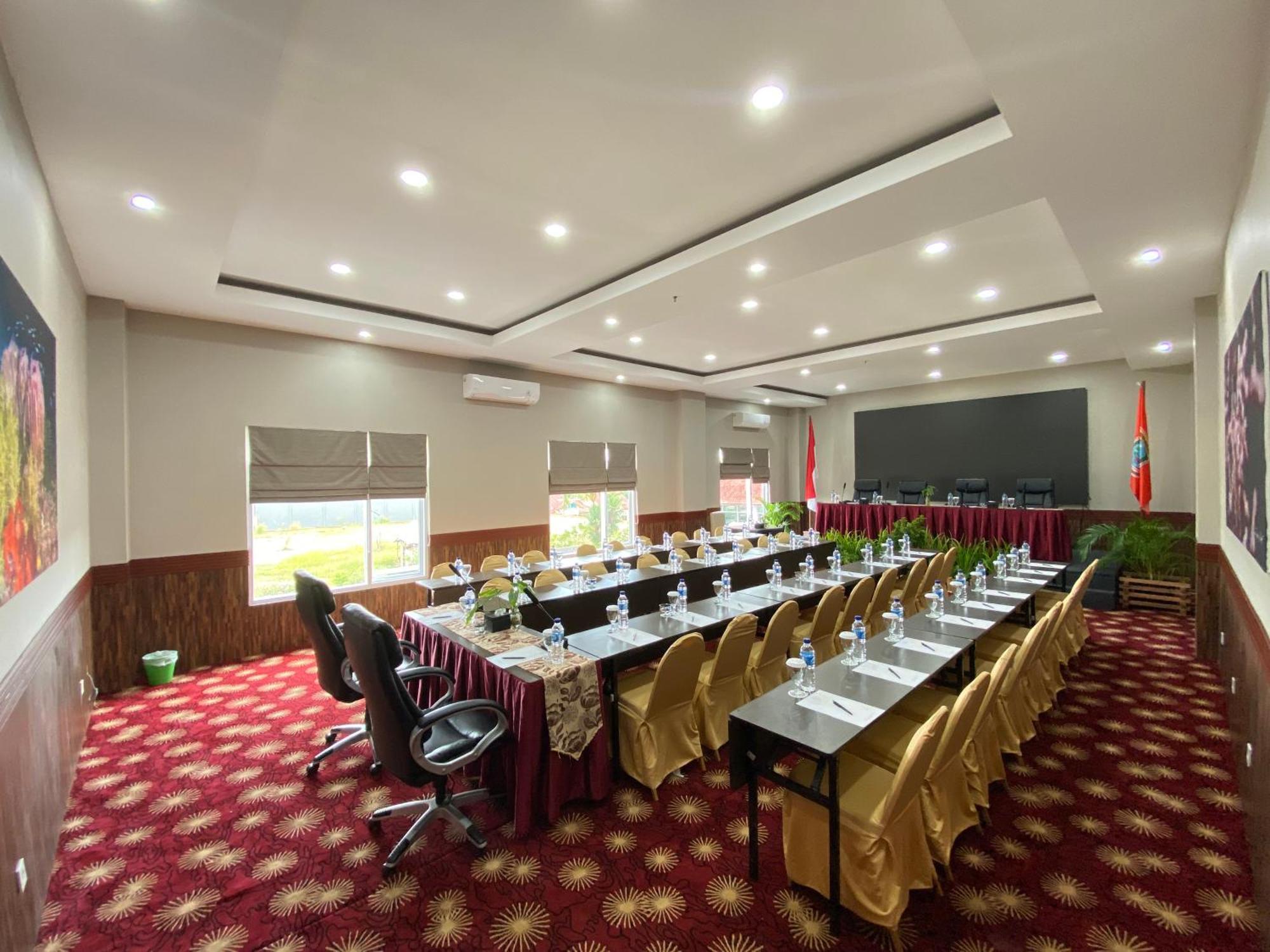 Vega Prime Hotel & Convention Соронг Экстерьер фото