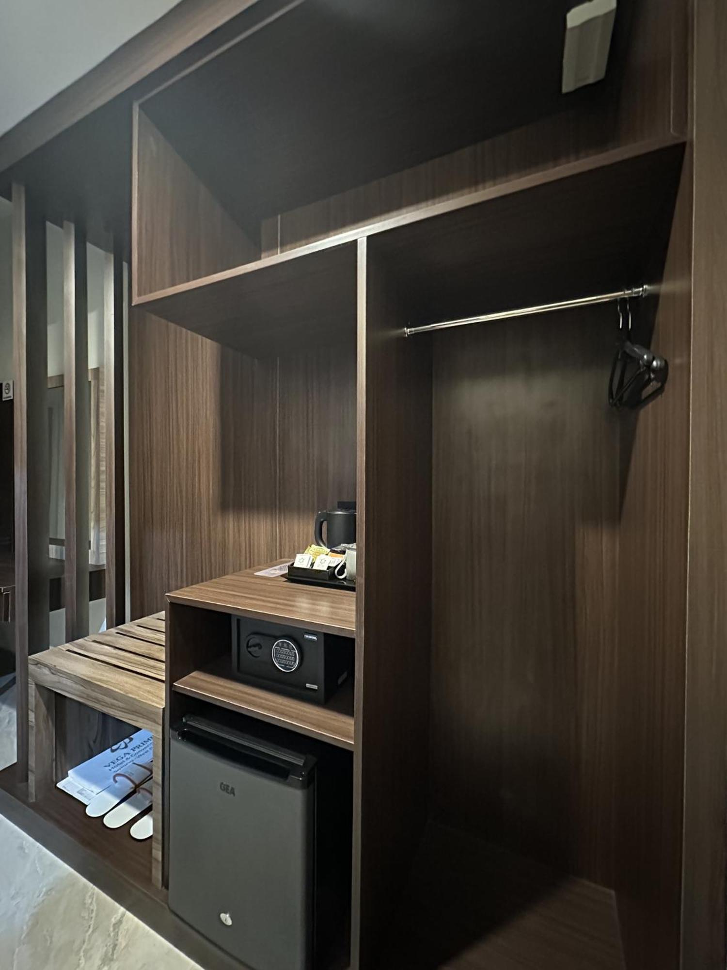Vega Prime Hotel & Convention Соронг Экстерьер фото